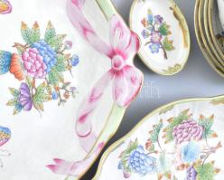 80 részes Herendi Viktória mintás tétel. Kézzel festett porcelán, jelzett, korának megfelelő kopások...