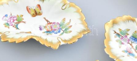 80 részes Herendi Viktória mintás tétel. Kézzel festett porcelán, jelzett, korának megfelelő kopások...