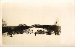 1928 Budapest XII. Svábhegy, síterep Szt. Anna kápolnánál, téli sport. photo