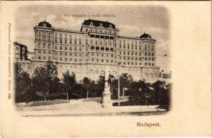 Budapest I. Királyi várpalota a budai oldalról, szobor. Divald 132.