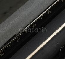 Cca. 1940-50. Katonai írógép, doboz sérült, írógép kifogástalan hibátlan állapotban