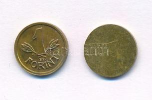 ~1970. 1Ft egyoldalas sárgaréz mini pénz Kádár címer nélkül pöttyös hátlap (13mm) + veretlen nyers lapka T:1-