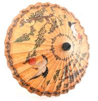 Kínai napernyő, papír, bambusz nyél, kézzel festett, javított, sérült. XX. sz. d: 76 cm