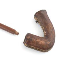 Antik tajtékpipa, sérült, h: 54 cm