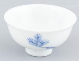 Kínai szakés csésze, kézzel festett porcelán, jelzett, hibátlan, d: 5,5 cm