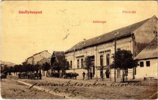 1908 Bánffyhunyad, Huedin; Piac tér, Adóhivatal, nyomda és könyvkötészet (W.L. ?) / market square, tax office, publishing house, shop (EB)