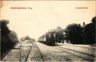 1912 Kézdivásárhely, Targu Secuiesc; Vasútállomás, gőzmozdony, vonat. Turóczy László kiadása / Bahnhof / railway station, locomotive, train (fl)