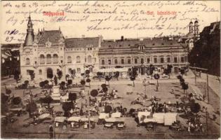 1910 Nagyvárad, Oradea; Szent László tér, piac, Takarékpénztár, gyógyszertár, üzletek / square, market, savings bank, pharmacy, shops (gyűrődés / crease)