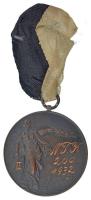 Románia 1932. NTK 200 1932 II. kétoldalas bronz díjérem szalagon, Dukász Arad Ad. gyártói jelzéssel (40mm) T:1-,2 patina Romania 1932. NTK 200 1932 II. two-sided bronze award medal with ribbon, with Dukász Arad Ad. makers mark (40mm) C:AU,XF patina