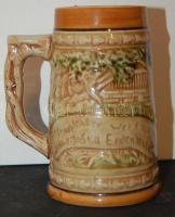 Japánban készített német nyelvű felirattal ellátott söröskorsó mázas kerámiából, 13cm-es magassággal