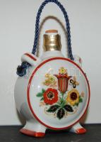 Kis zsolnai porcelán kulacs, 10cm-es magassággal