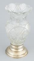 Ezüst(Ag) talpas ólomkristály váza, jelzett, metszett, apró csorbával, m: 23 cm