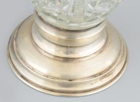 Ezüst(Ag) talpas ólomkristály váza, jelzett, metszett, apró csorbával, m: 23 cm