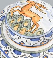 Habán dohánytartó kerámia edény. Múzeumi másolat. Kézzel festett, jelzett, hibátlan d: 14 cm, m: 11 ...