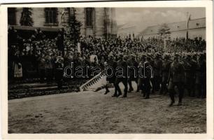 1940 Kolozsvár, Cluj; bevonulás, Vitéz Nagybányai Horthy Miklós Magyarország kormányzója / entry of the Hungarian troops, Regent Horthy