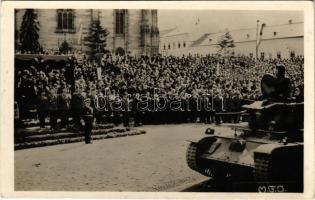 1940 Kolozsvár, Cluj; bevonulás, Vitéz Nagybányai Horthy Miklós Magyarország kormányzója / entry of the Hungarian troops, Regent Horthy, tank