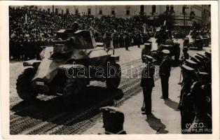 1940 Kolozsvár, Cluj; bevonulás / entry of the Hungarian troops, tank