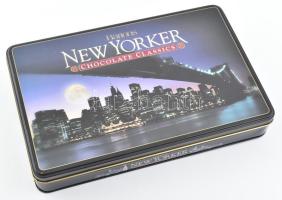 Budapesti Keksz- és Ostyagyár bonbonos doboza, kopott, javított, 14x20x2 cm + Bartons New Yorker cso...