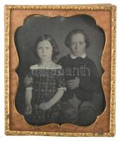Daguerrotípia. Testvérek. cca 1850. Szép állapotban, réz keretben 7x10 cm