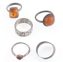 Ezüst (Ag) vegyes gyűrűk, részben jelzett, vegyes méret, brutó: 44g