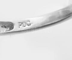 Arany (Au) 14K fehérarany gyűrű 25db brillel díszitve (ca. 1ct.; W/SI). Bruttó
3.2g, 60-as méret