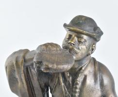 Nagy Kálmán (1872-1902): Ivó csikós. Bronz, fehér márvány talapzaton. m: 36 cm, jelzett: Nagy K