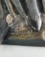 Nagy Kálmán (1872-1902): Ivó csikós. Bronz, fehér márvány talapzaton. m: 36 cm, jelzett: Nagy K