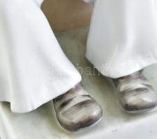 Zsolnay porcelán szalonnázó paraszt, kézzel festett, jelzett, hibátlan, m: 35 cm