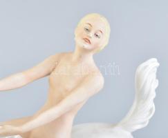 Schaubachkunst porcelán amazon a lovon szobor. Kézzel festett, jelzett, hibátlan 22,5 cm