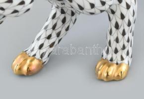 Herend- Tigris fekete hálós és arany festéssel. Méret L (20cm x
9,2cm x 8,5cm), hibátlan állapot. J...