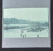 cca 1940-1950 Budapest, rakpartok, színes diapozitív, 2 db