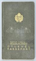 1937 Magyar Királyság által kiállított fényképes útlevél, francia, osztrák, Magyar Királyi Révfőkapitányság bejegyzésekkel