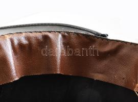 1950 Rákosi címeres vasutas tányérspaka zománcos sapkajevénnyel és Rákosi címeres vasutas gombbal. K...