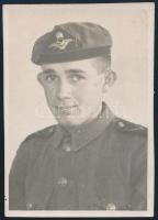 cca 1940 Horthy-korszak, repülős katona portréja, fotó, 8x5,5 cm