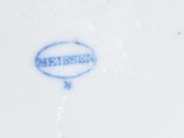 Meissen porcelán kanna, kézzel festett, jelzett, felső belső peremén lepattanással, m: 22 cm