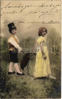1906 Kisgyerekek cserebogárral kézen fogva / Children with may bug, cockchafer