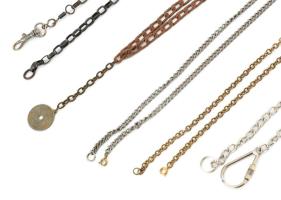 5 db fém lánc, közte óralánc is, kopott, h: 45-83 cm