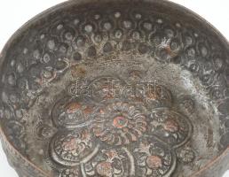 Antik közel-keleti tálka, fém, kopott, d: 13 cm