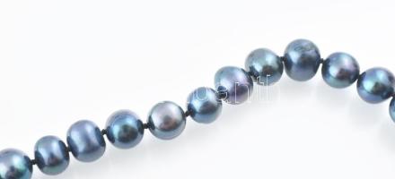 Kék irizáló tenyésztett gyöngy nyaklánc, karkötő és fülbevaló, nyaklánc: h: 40 cm, karkötő: h: 18 cm