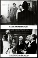 cca ,,A királynő nehéz napja című angol film jelenetei és szereplői (főszereplő Simone Signoret), 11 db vintage produkciós filmfotó, ezüst zselatinos fotópapíron, a használatból eredő (esetleges) kisebb hibákkal, 18x24 cm