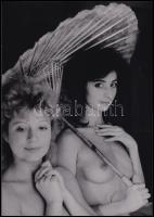 cca 1989 Menesdorfer Lajos (1941-2005) budapesti fotóművész hagyatékából 1 db vintage fotó, jelzés nélkül (napernyős védelem), ezüst zselatinos fotópapíron, 30x21 cm