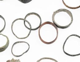 Római ezüst és vas gyűrűk, pecsétgyűrűk vegyes állapotban