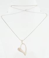 Ezüst (Ag) nyaklánc szív alakú medállal, jelzett 9,1 g