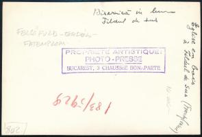 Felsőfüld (Erdély), fatemplom, hátoldalán Propriete Artistique Photo Presse, Bucarest bélyegzőjével ...