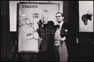 Latinovits Zoltán (1931-1976) színművész három különböző magyar film egy-egy jelenetében, 3 db vintage produkciós filmfotó, ezüst zselatinos fotópapíron, a használatból eredő (esetleges) kisebb hibákkal, filmcímek a hátoldalon, 18,8x29 cm
