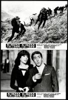 1972 ,,Alfredo, Alfredo című olasz - francia filmvígjáték jelenetei és szereplői, 13 db vintage produkciós filmfotó, ezüst zselatinos fotópapíron, a használatból eredő (esetleges) kisebb hibákkal, 18x24 cm