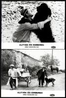 1970 ,,Kutyák és emberek című csehszlovák film jelenetei és szereplői, 11 db vintage produkciós filmfotó, ezüst zselatinos fotópapíron, a használatból eredő (esetleges) kisebb hibákkal, 18x24 cm