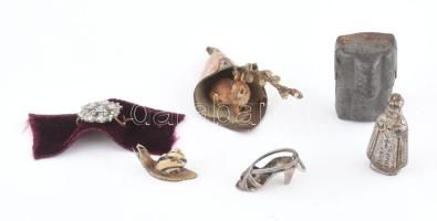 Régi fém miniatűrök, 5 db: Szent Koronás kitűző, Szűz Mária fém tokban, húsvéti nyúl, csiga, cipő, cca. 1,5 - 3 cm