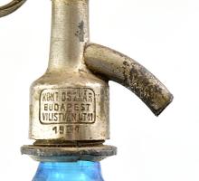 Régi kék szódásüveg, jelzett ón fejjel: Kont Oszkár Budapest, 1931. Korának megfelelő állapotban, m:...