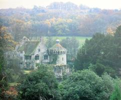 Paul Johnson: Castles of England, Scotland and Wales. London, 1989, Weidenfeld and Nicolson. Gazdag ...